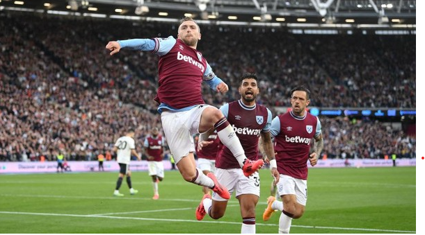 Hasil pertandingan antara West Ham United dan Manchester United di Liga Inggris 2024-2025 telah diketahui. Laga yang berlangsung di Stadion London pada Minggu malam (27/10/2024) berakhir dengan skor 2-1 untuk kemenangan The Hammers.